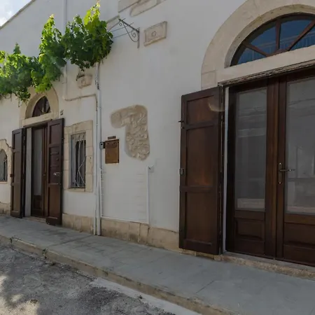 Casa Bianca Nello Junno * מאטינאטה